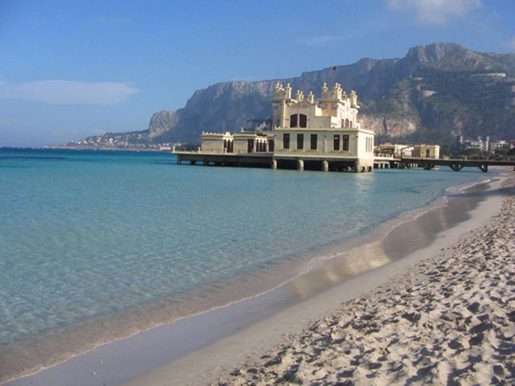 Casa Vacanze Nicole Balestrate Exterior foto